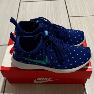 Women’s Nike Juvenate Sneakers